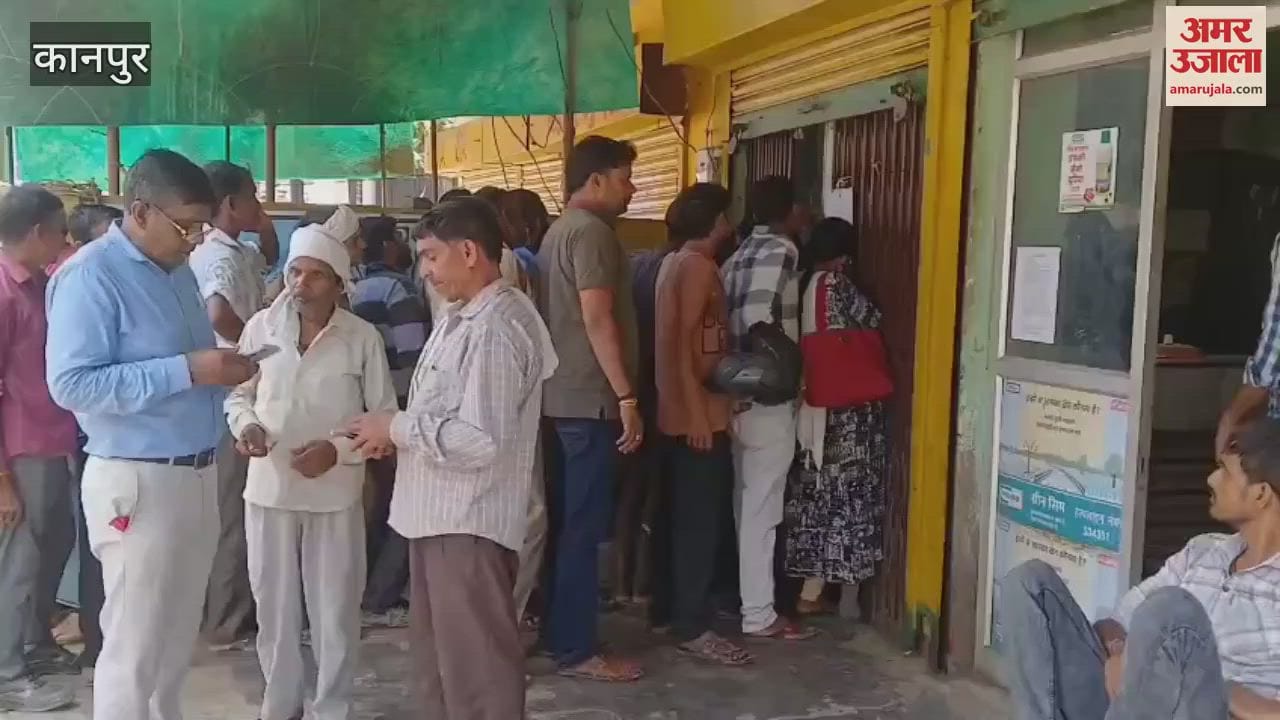 Farmers get only one sack of fertilizer after standing in line all day