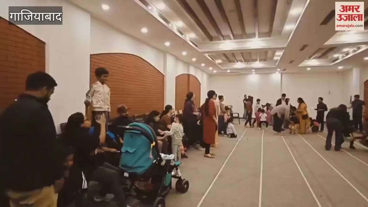 Children Day Children ran a race at Shipra Srishti Society in Indirapuram