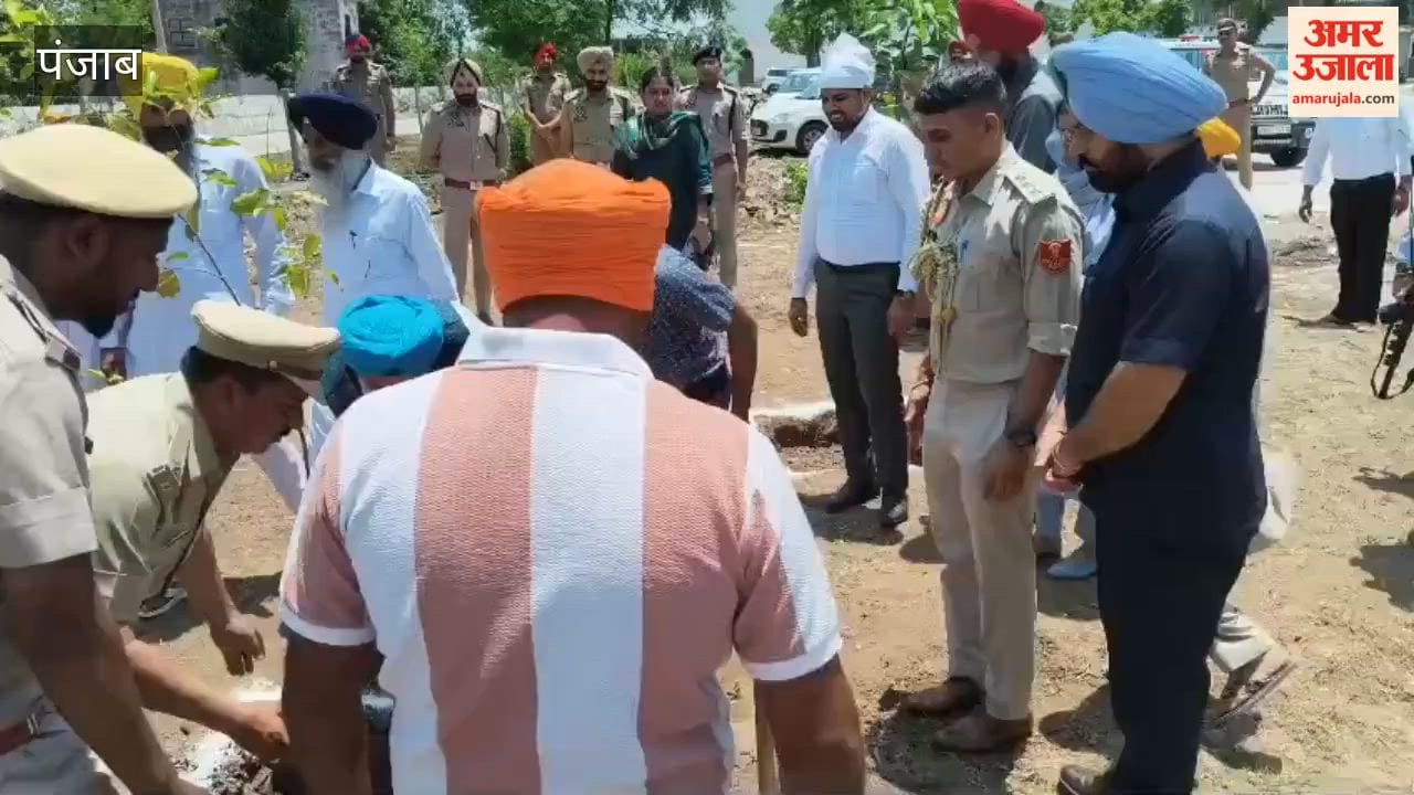 Delhi Lieutenant Governor Taranjit Singh Sandhu paid obeisance at Gurudwara Patalpuri Sahib and planted a sapling in memory of his brother.