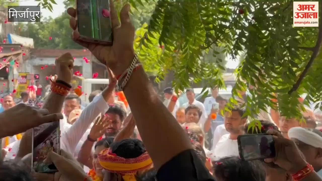 Former District Magistrate Divya Mittal welcomed Gaipura Crossing in Mirzapur