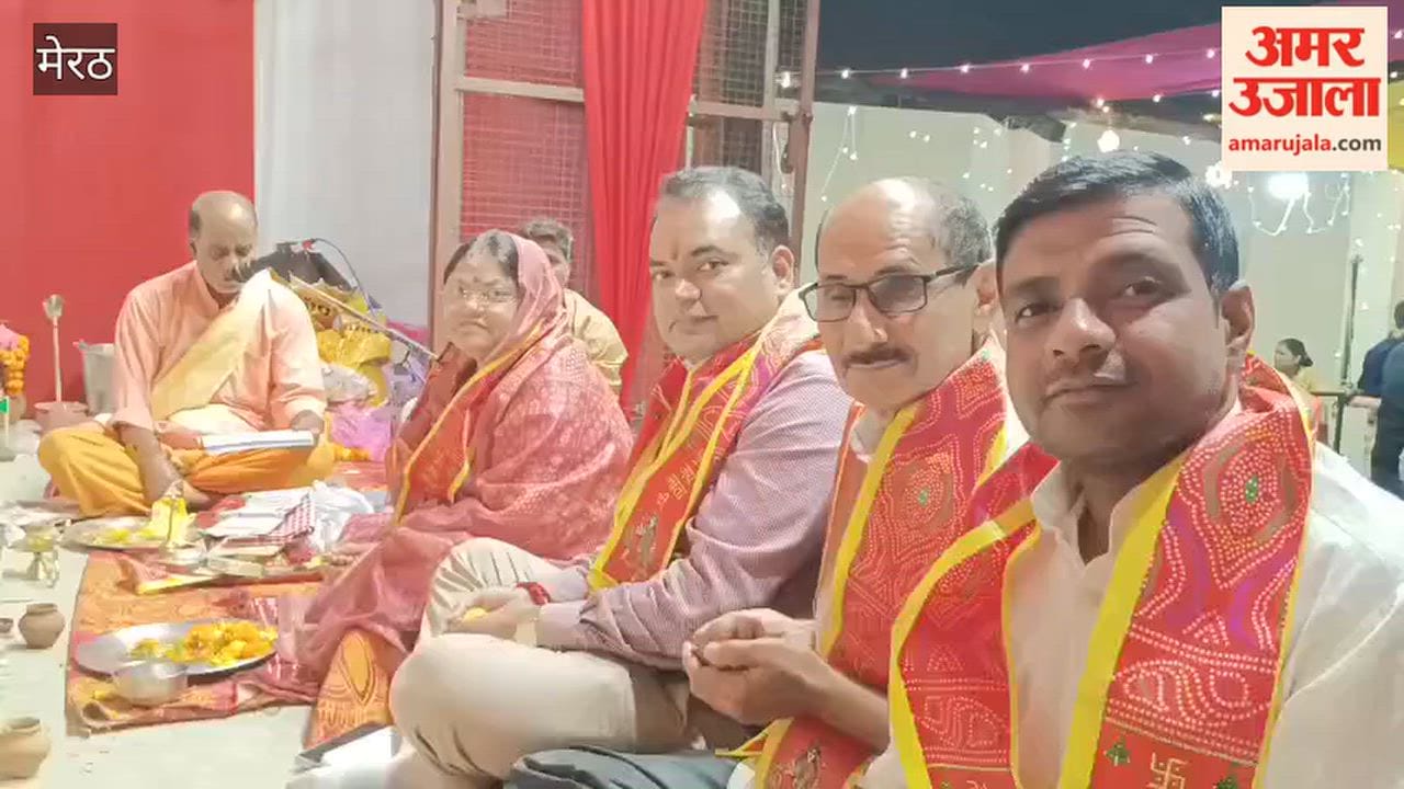 Hastinapur: Chairperson Sudha Khateek Offers Prayers at Durga Puja Pandals