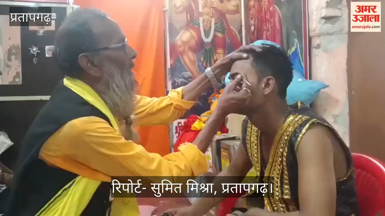 Sachin arrived from Delhi, having taken leave, to perform the role of Meghnad.