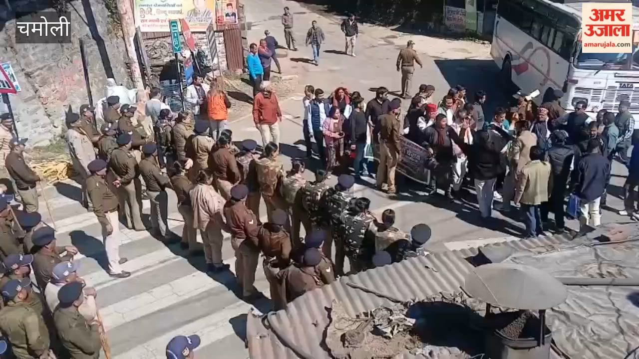 Uttarakhand Assembly Session Protesters from Pradhan Sangh taken into custody UKD mbers also arrive