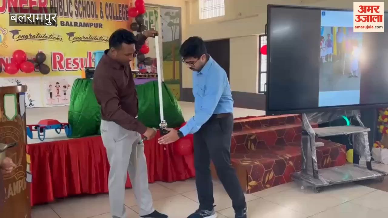 Balrampur students were introduced to AI and robotics and witnessed demonstrations of modern technology