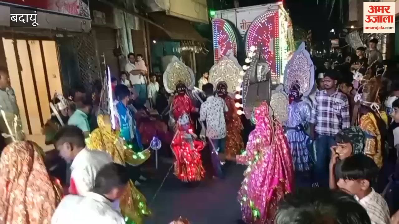 grand procession was taken out on the occasion of Lord Valmiki appearance festival