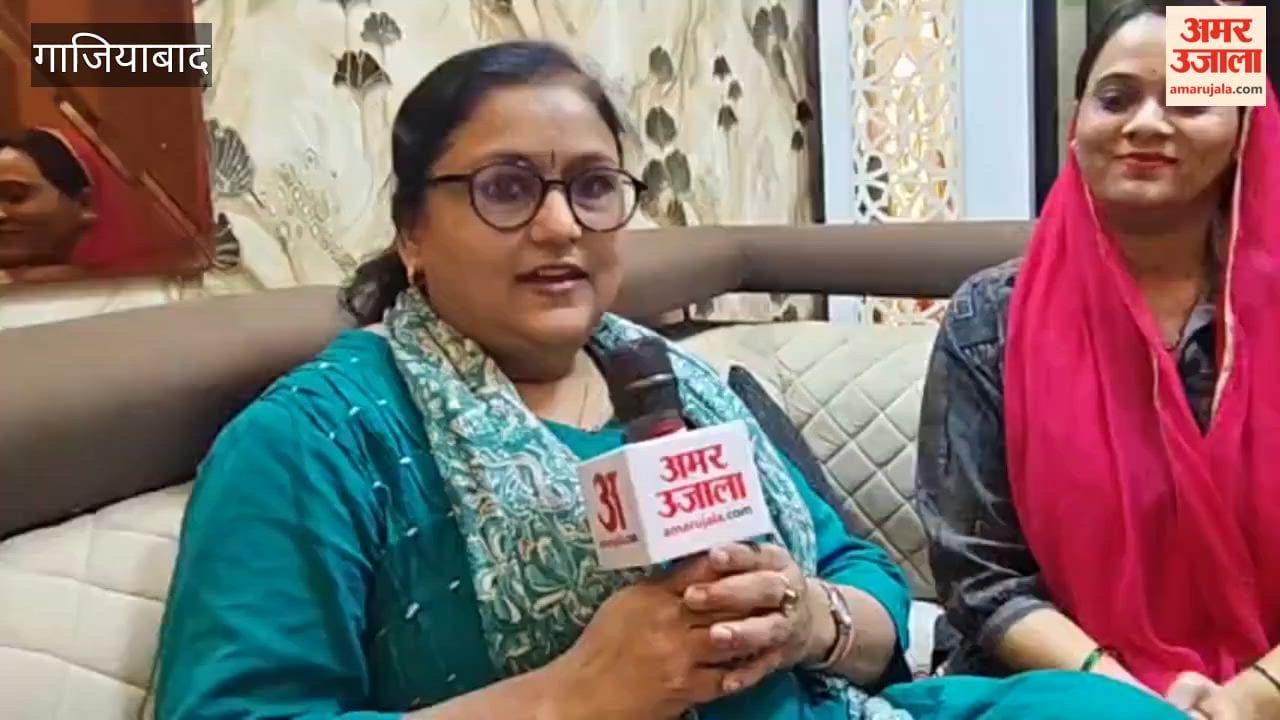 Ghaziabad Pooja pulls her husband Manish back from jaws of death joy returns on Karwa Chauth